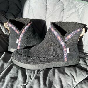 Sanuk Women's Nice Bootah Cord Fashion Boot Black, Blue, Purple Size 9